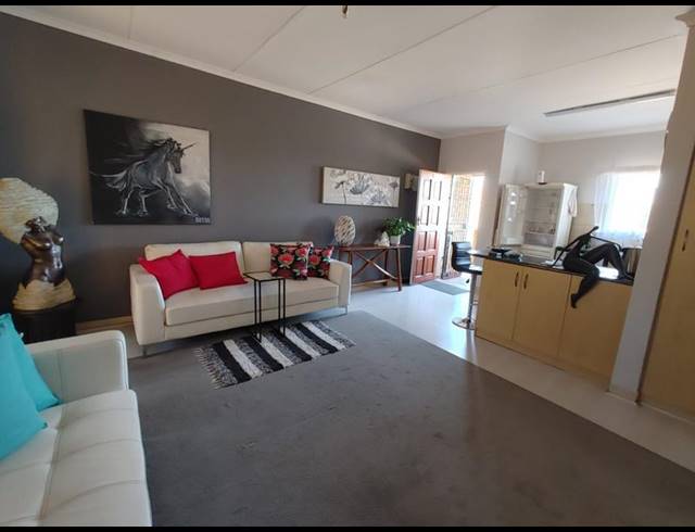 2 BEDROOM PROPERTY TO RENT IN SONNEVELD